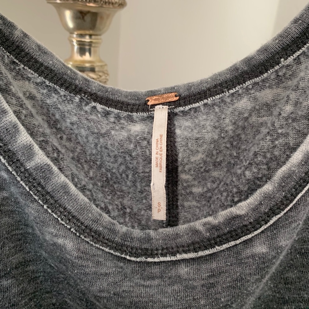 Free People pullover - Picture 2 of 2